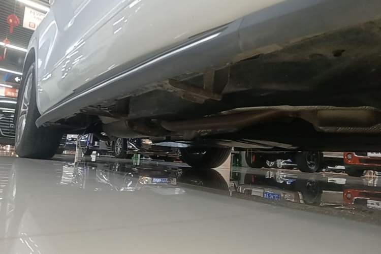 Used Toyota Highlander 2022 Dual-Engine 2.5L Four-Wheel Drive Prestige Version 7 Seats Right Side Sill