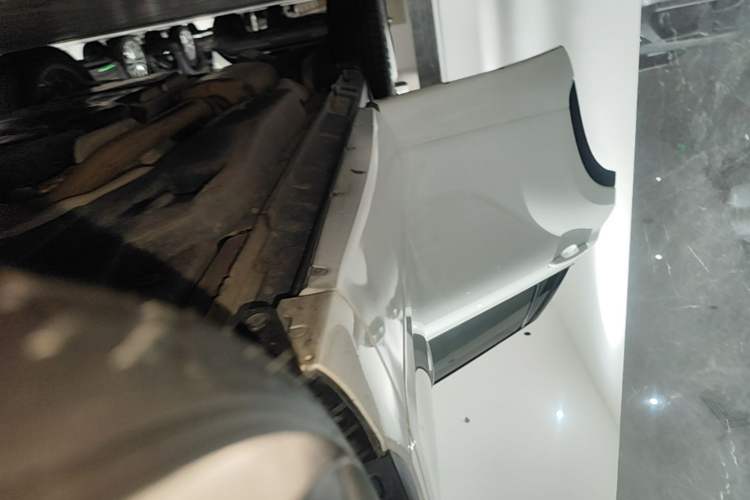 Used Toyota Highlander 2022 Dual-Engine 2.5L Four-Wheel Drive Prestige Version 7 Seats Right Side Sill