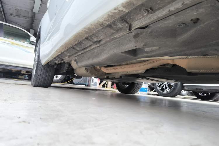 Used Toyota Highlander 2022 Dual-Engine 2.5L Four-Wheel Drive Prestige Version 7 Seats Right Side Sill