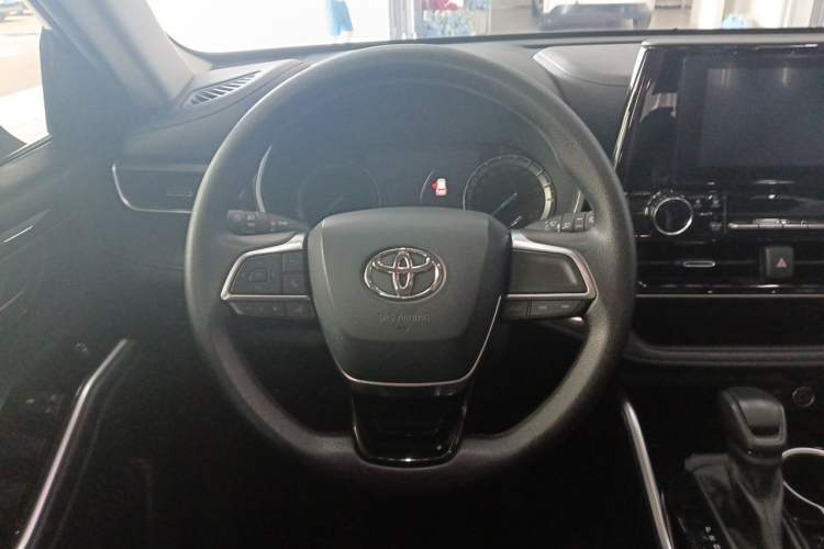 Used Toyota Highlander 2022 Dual-Engine 2.5L Two-Wheel Drive Elite Edition 5 Seats Steering Wheel