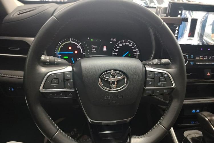 Used Toyota Highlander 2022 Dual-Engine 2.5L Four-Wheel Drive Luxury Edition 7 Seats Steering Wheel