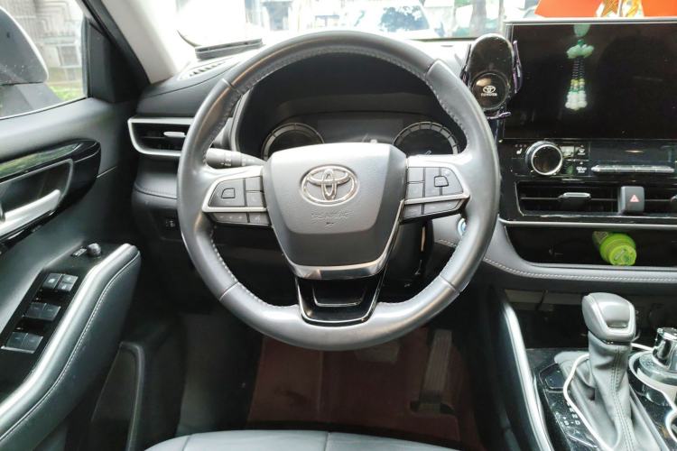 Used Toyota Highlander 2022 Dual-Engine 2.5L Four-Wheel Drive Prestige Version 7 Seats Steering Wheel