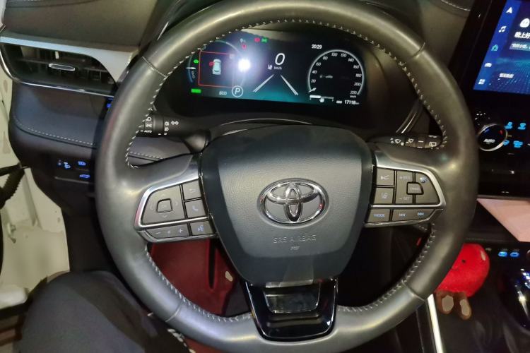 Used Toyota Highlander 2022 Dual-Engine 2.5L Four-Wheel Drive Supreme Edition 7-Seater Steering Wheel