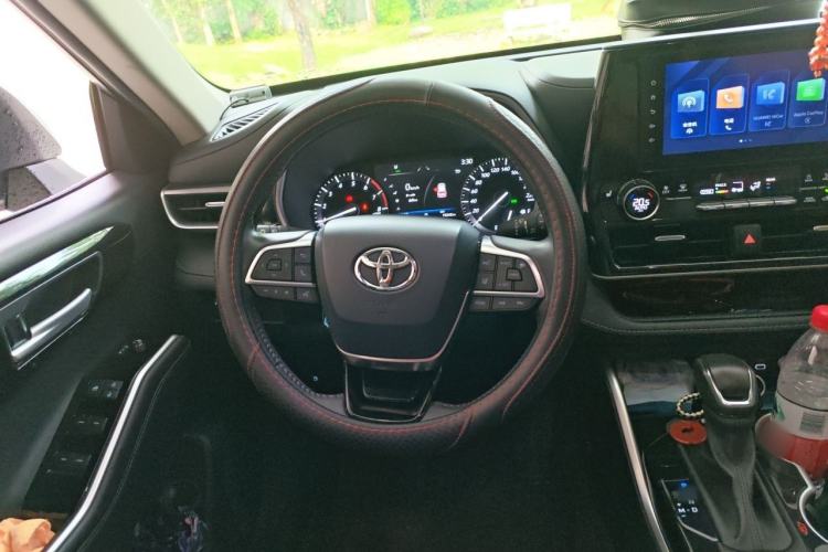 Used Toyota Highlander 2022 380T 4x4 Luxury Edition 7 Seats Steering Wheel