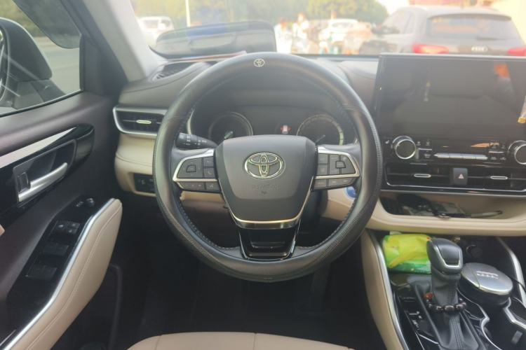 Used Toyota Highlander 2022 Dual-Engine 2.5L Four-Wheel Drive Prestige Version 7 Seats Steering Wheel