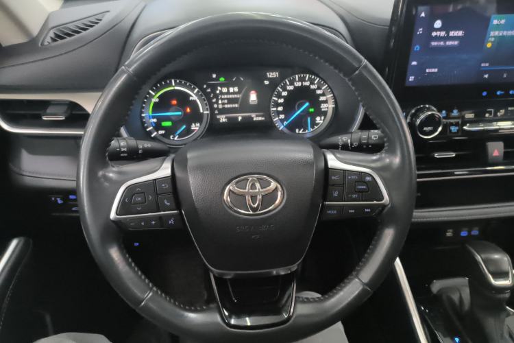 Used Toyota Highlander 2022 Dual-Engine 2.5L Four-Wheel Drive Prestige Version 7 Seats Steering Wheel