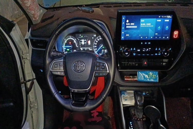 Used Toyota Highlander 2022 Dual-Engine 2.5L Four-Wheel Drive Supreme Edition 7-Seater Steering Wheel