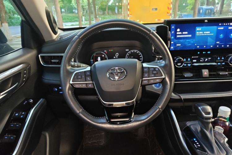 Used Toyota Highlander 2022 Dual-Engine 2.5L Four-Wheel Drive Supreme Edition 7-Seater Steering Wheel