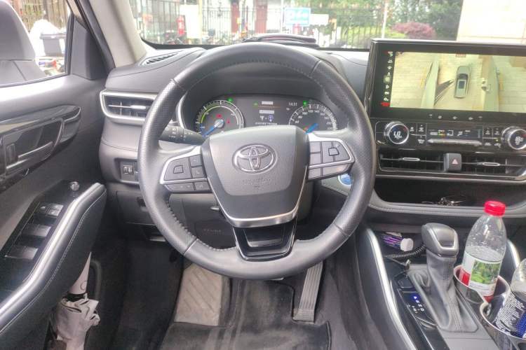 Used Toyota Highlander 2022 Dual-Engine 2.5L 4x4 Elite Edition 7-Seater Steering Wheel