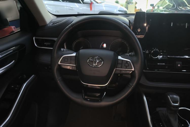 Used Toyota Highlander 2022 Dual-Engine 2.5L Four-Wheel Drive Prestige Version 7 Seats Steering Wheel