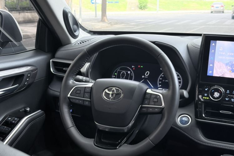 Used Toyota Highlander 2022 Dual-Engine 2.5L Four-Wheel Drive Supreme Edition 7-Seater Steering Wheel