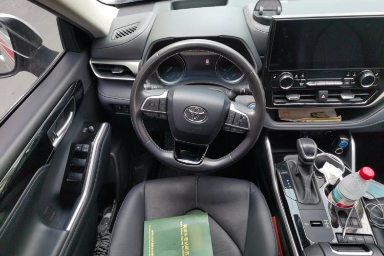 Used Toyota Highlander 2022 Dual-Engine 2.5L Four-Wheel Drive Supreme Edition 7-Seater Steering Wheel