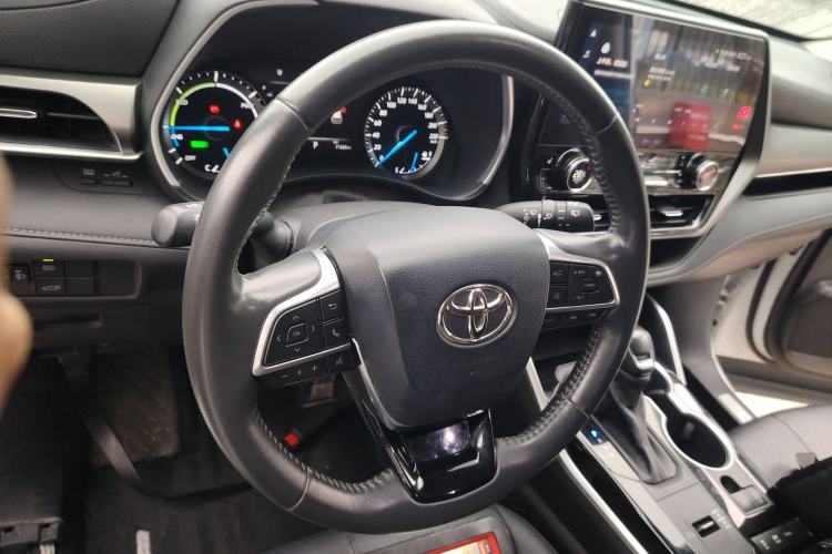 Used Toyota Highlander 2022 Dual-Engine 2.5L Four-Wheel Drive Prestige Version 7 Seats Steering Wheel