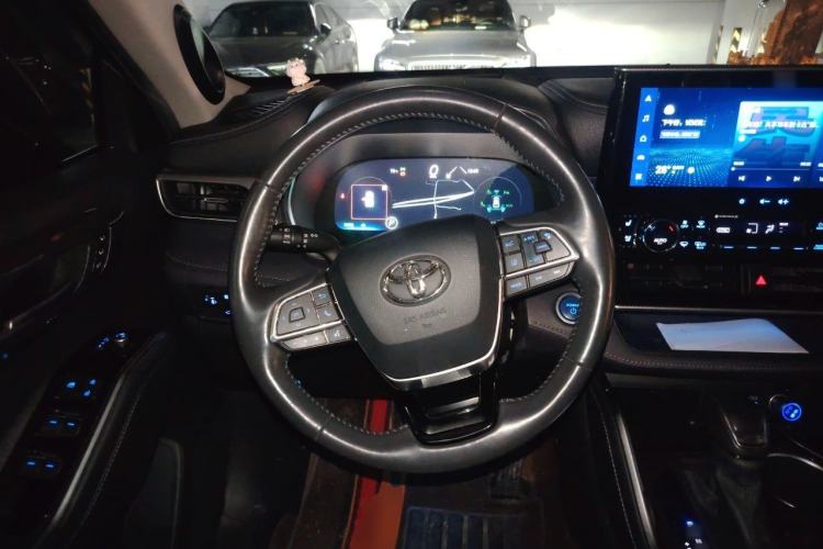 Used Toyota Highlander 2022 Dual-Engine 2.5L Four-Wheel Drive Supreme Edition 7-Seater Steering Wheel
