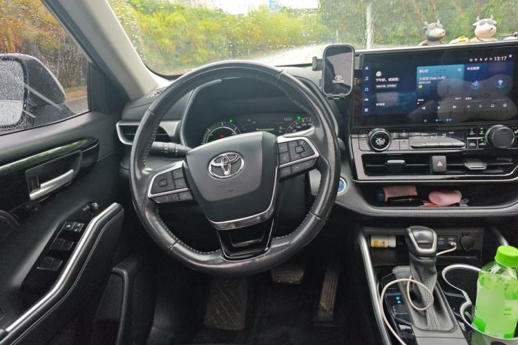 Used Toyota Highlander 2022 Dual-Engine 2.5L Two-Wheel Drive Prestige Edition 7-Seater Steering Wheel