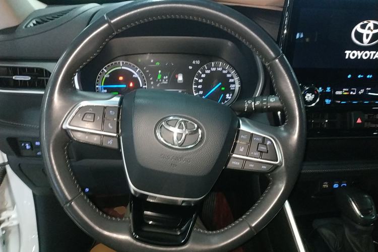 Used Toyota Highlander 2022 Dual-Engine 2.5L Four-Wheel Drive Prestige Version 7 Seats Steering Wheel