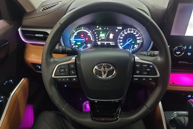 Used Toyota Highlander 2022 Dual-Engine 2.5L Four-Wheel Drive Prestige Version 7 Seats Steering Wheel