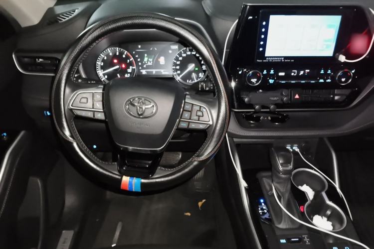 Used Toyota Highlander 2022 380T 4x4 Luxury Edition 7 Seats Steering Wheel