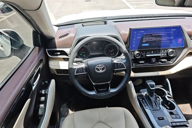 Used Toyota Highlander 2022 Dual-Engine 2.5L Four-Wheel Drive Prestige Version 7 Seats Steering Wheel