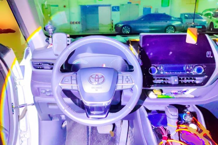 Used Toyota Highlander 2022 Dual-Engine 2.5L Four-Wheel Drive Prestige Version 7 Seats Steering Wheel