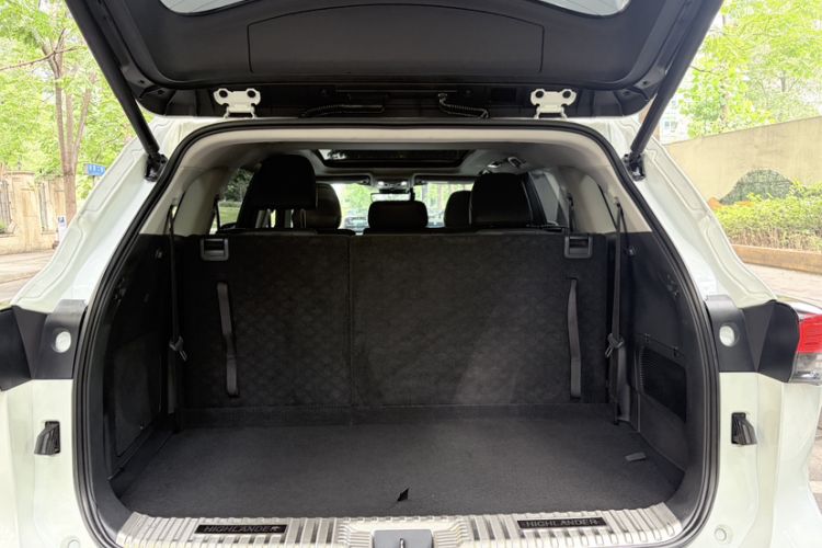 Used Toyota Highlander 2022 Dual-Engine 2.5L Four-Wheel Drive Supreme Edition 7-Seater Trunk