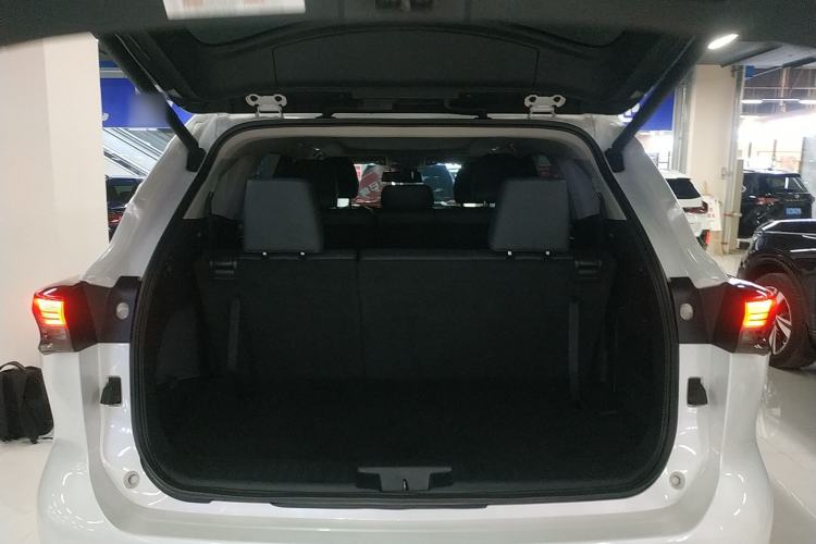 Used Toyota Highlander 2022 Dual-Engine 2.5L Four-Wheel Drive Prestige Version 7 Seats Trunk