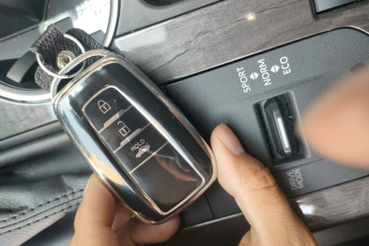 Used Toyota Highlander 2022 Dual-Engine 2.5L Four-Wheel Drive Supreme Edition 7-Seater Vehicle Key