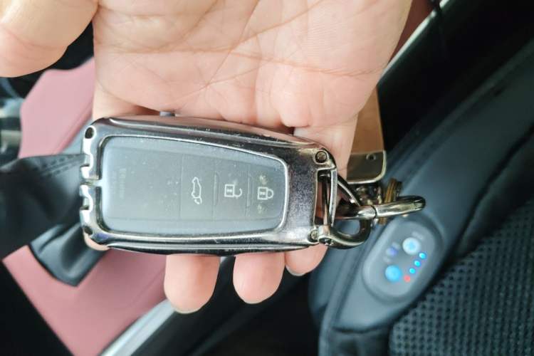 Used Toyota Highlander 2022 Dual-Engine 2.5L Four-Wheel Drive Prestige Version 7 Seats Vehicle Key