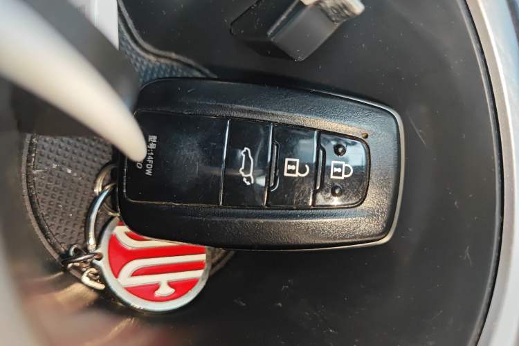 Used Toyota Highlander 2022 Dual-Engine 2.5L Four-Wheel Drive Prestige Version 7 Seats Vehicle Key