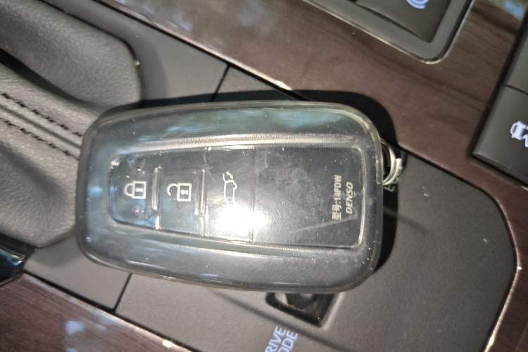 Used Toyota Highlander 2022 Dual-Engine 2.5L Four-Wheel Drive Supreme Edition 7-Seater Vehicle Key