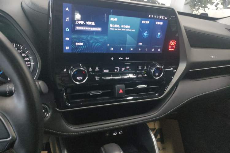 Used Toyota Highlander 2023 2.5L Smart Electric Hybrid Dual-Engine Four-Wheel Drive Prestige Version – 7 Seats Audio And AC Panel