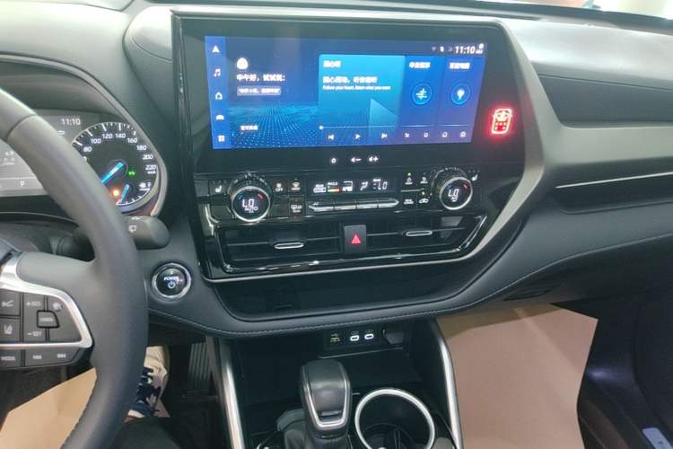 Used Toyota Highlander 2023 2.5L Smart Electric Hybrid Dual-Engine Four-Wheel Drive Prestige Version – 7 Seats Audio And AC Panel