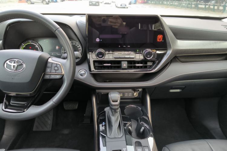 Used Toyota Highlander 2023 2.5L Smart Electric Hybrid Dual-Engine 4x4 Knight Edition 7 Seats Audio And AC Panel