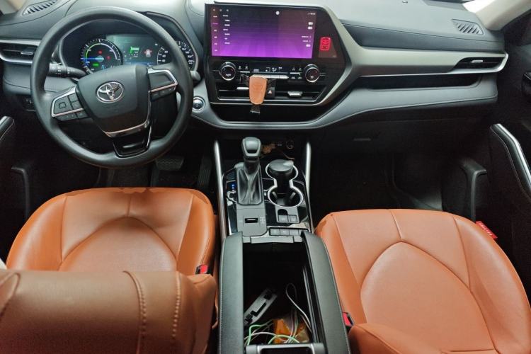 Used Toyota Highlander 2023 2.5L Smart Electric Hybrid Dual-Engine Two-Wheel Drive Elite Version 7-Seater PLUS Edition Center Console