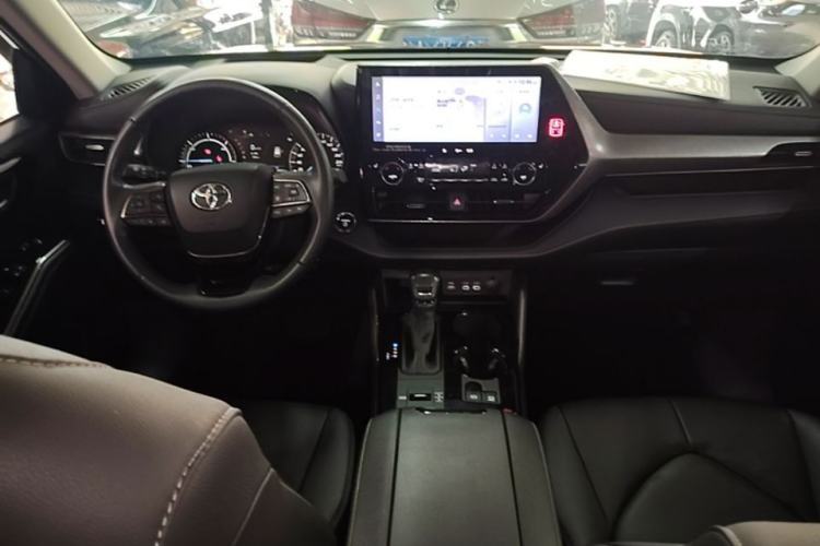 Used Toyota Highlander 2023 2.5L Smart Electric Hybrid Dual-Engine 4x4 Knight Edition 7 Seats Center Console
