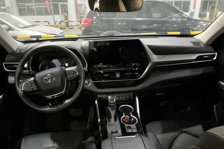 Used Toyota Highlander 2023 2.5L Smart Electric Hybrid Dual-Drive Prestige Version 7 Seats Center Console