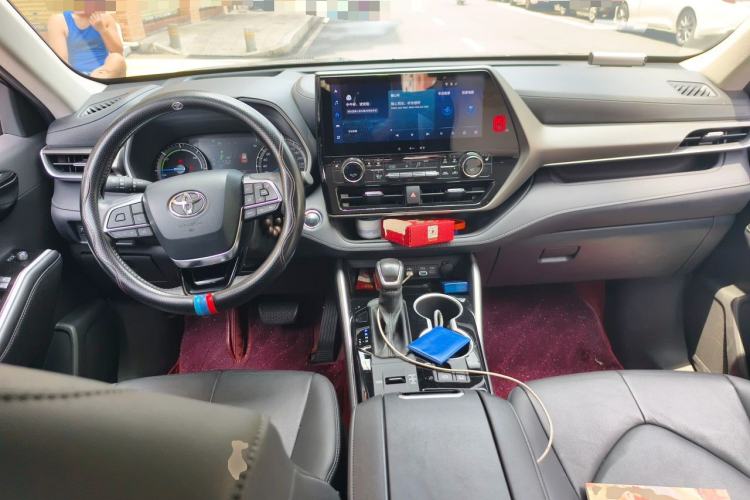 Used Toyota Highlander 2023 2.5L Smart Electric Hybrid Dual-Engine Four-Wheel Drive Prestige Version – 7 Seats Center Console