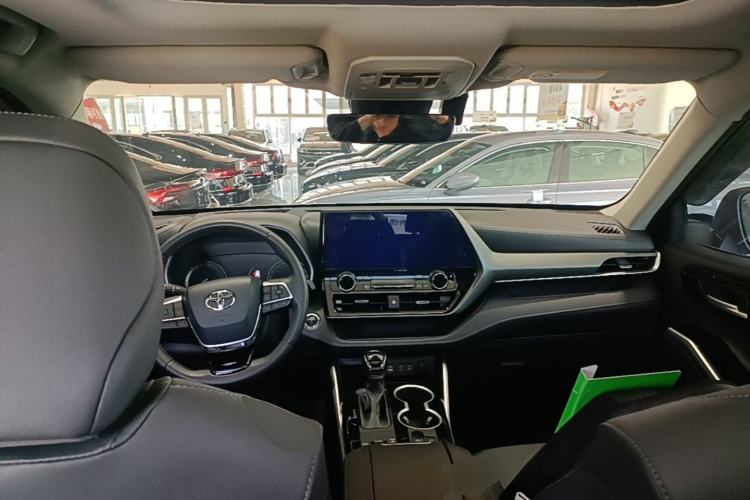 Used Toyota Highlander 2023 2.5L Smart Electric Hybrid Dual-Engine Four-Wheel Drive Prestige Version – 7 Seats Center Console