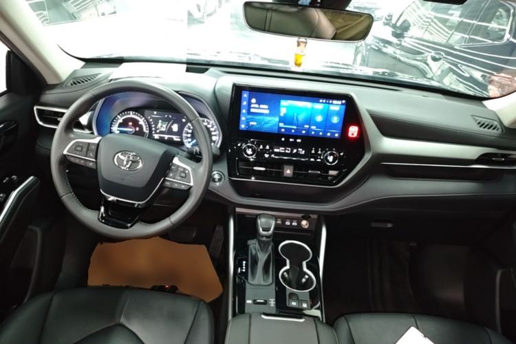 Used Toyota Highlander 2023 2.5L Smart Electric Hybrid Dual-Drive Prestige Version 7 Seats Center Console