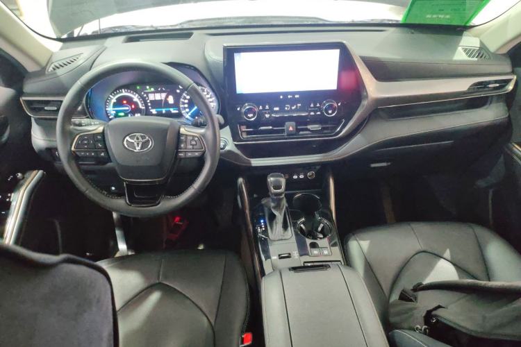 Used Toyota Highlander 2023 2.5L Smart Electric Hybrid Dual-Engine 4x4 Knight Edition 7 Seats Center Console