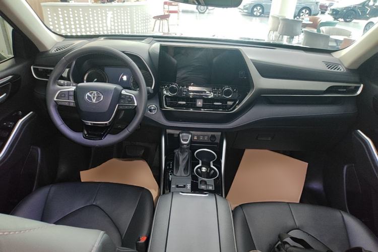 Used Toyota Highlander 2023 2.5L Smart Electric Hybrid Dual-Engine Four-Wheel Drive Prestige Version – 7 Seats Center Console