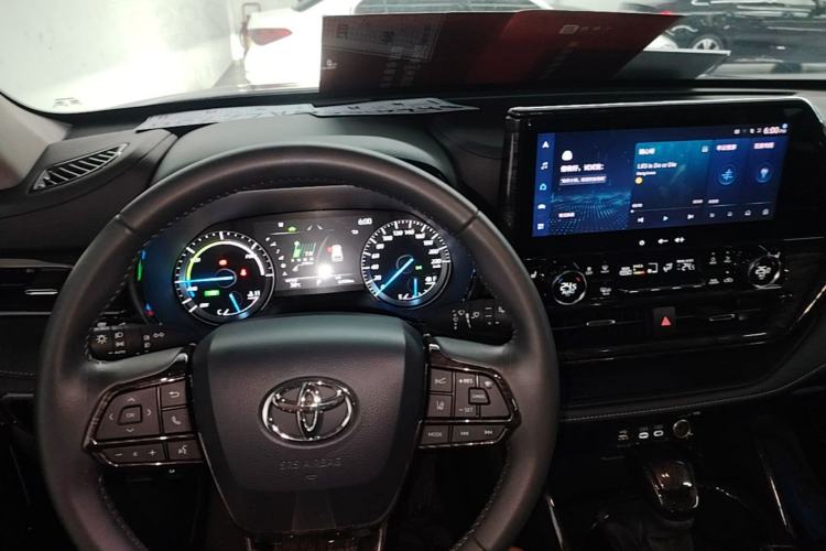 Used Toyota Highlander 2023 2.5L Smart Electric Hybrid Dual-Engine 4x4 Knight Edition 7 Seats Center Console