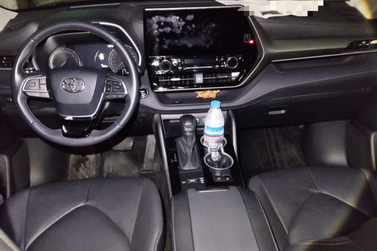 Used Toyota Highlander 2023 2.5L Smart Electric Hybrid Dual-Engine Four-Wheel Drive Prestige Version – 7 Seats Center Console