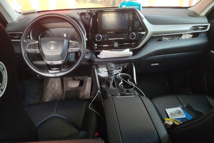 Used Toyota Highlander 2023 2.5L Smart Electric Hybrid Dual-Drive Elite Version 7 Seats Center Console