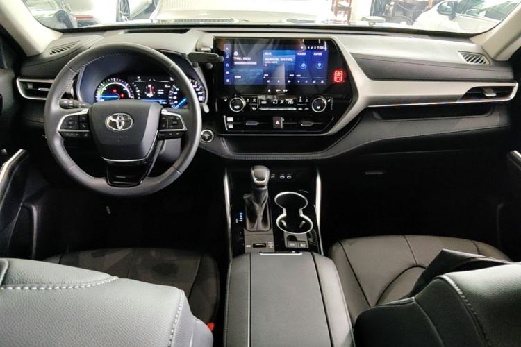 Used Toyota Highlander 2023 2.5L Smart Electric Hybrid Dual-Engine Four-Wheel Drive Prestige Version – 7 Seats Center Console