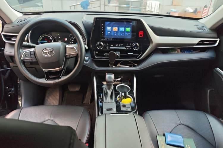 Used Toyota Highlander 2023 2.5L Smart Electric Hybrid Dual-Engine Two-Wheel Drive Elite Version 5 Seats Center Console