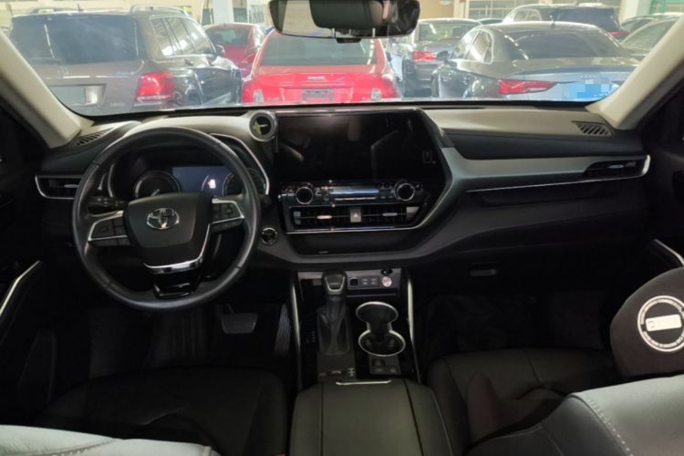 Used Toyota Highlander 2023 2.5L Smart Electric Hybrid Dual-Engine Four-Wheel Drive Prestige Version – 7 Seats Center Console
