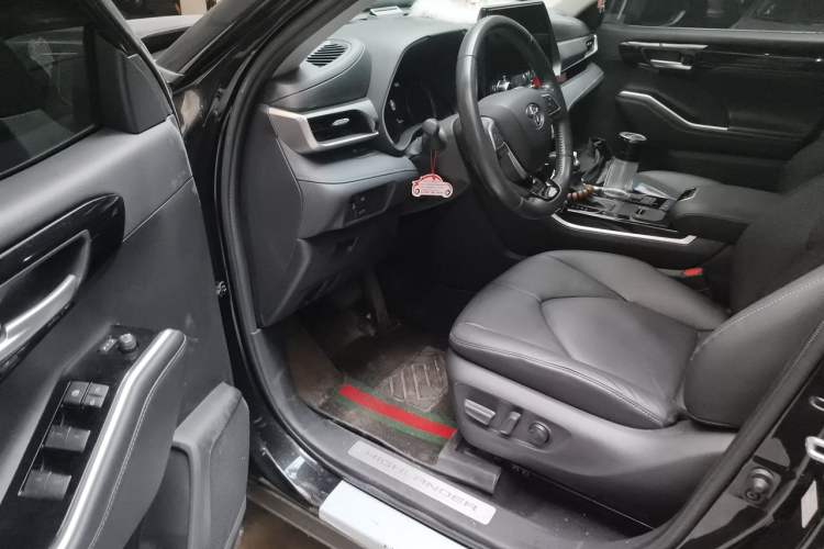 Used Toyota Highlander 2023 2.5L Smart Electric Hybrid Dual-Engine Four-Wheel Drive Prestige Version – 7 Seats Driver Seat
