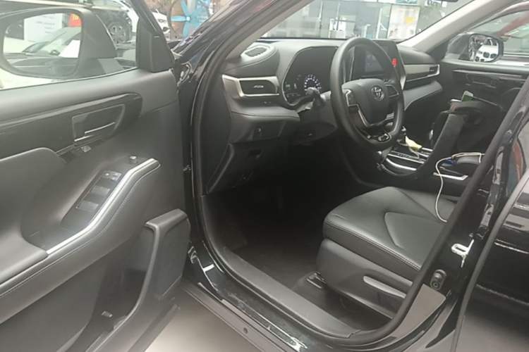 Used Toyota Highlander 2023 2.5L Smart Electric Hybrid Dual-Engine 4x4 Elite Edition 7 Seats Driver Seat