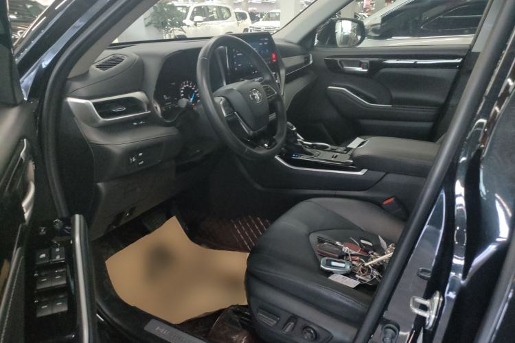 Used Toyota Highlander 2023 2.5L Smart Electric Hybrid Dual-Engine Four-Wheel Drive Prestige Version – 7 Seats Driver Seat